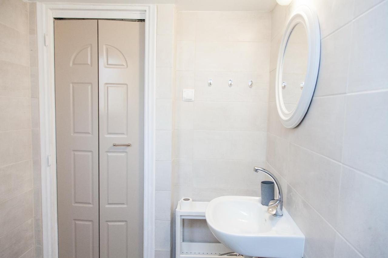 Brand New, Cheerful Apartment In Central أثينا المظهر الخارجي الصورة